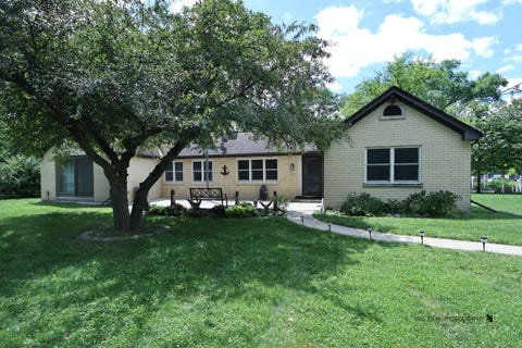 Photo of 9425 Byrne Drive, Fox River Grove, IL 60021 (MLS # 12684294)