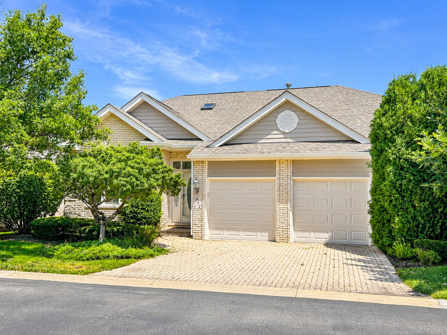 842 Turnberry Lane