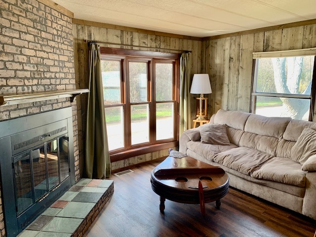 27W370 Geneva Road 13