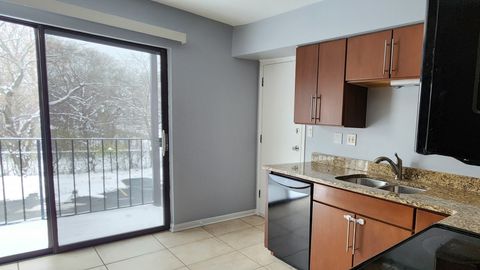 Tiny photo for 9375 Hamilton Court #E, Des Plaines, IL 60016 (MLS # 12538440)