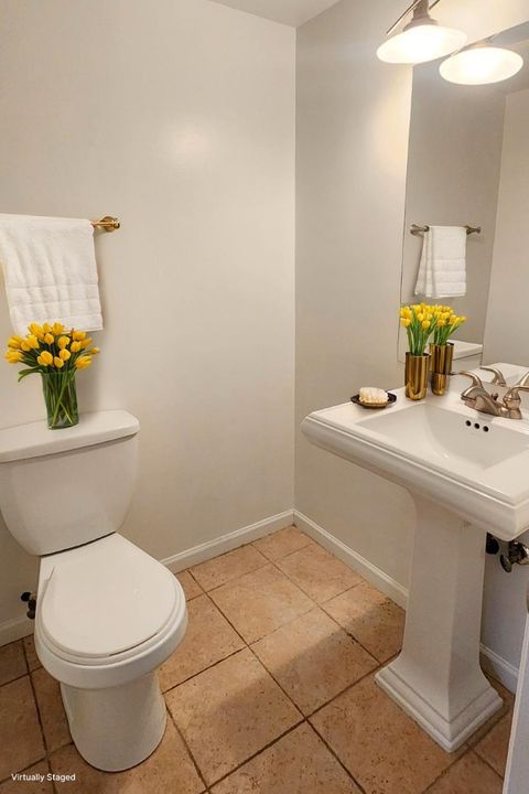 Tiny photo for 9375 Hamilton Court #E, Des Plaines, IL 60016 (MLS # 12538440)