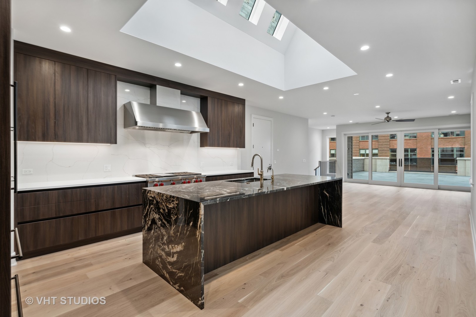 232 S Green Street 4S