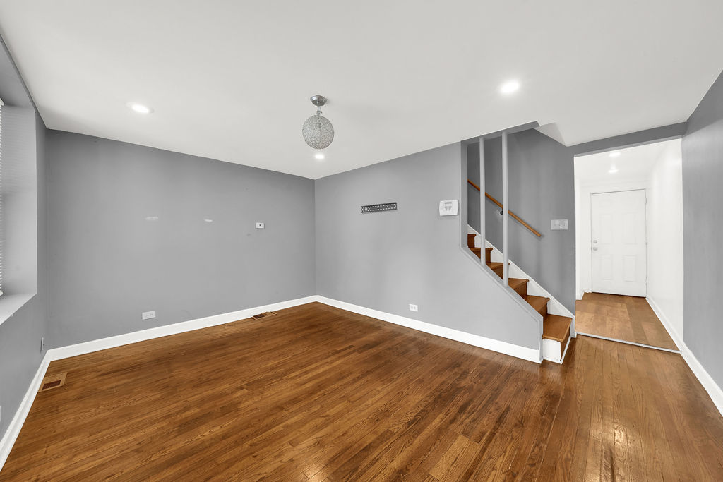 75 E 37th Place