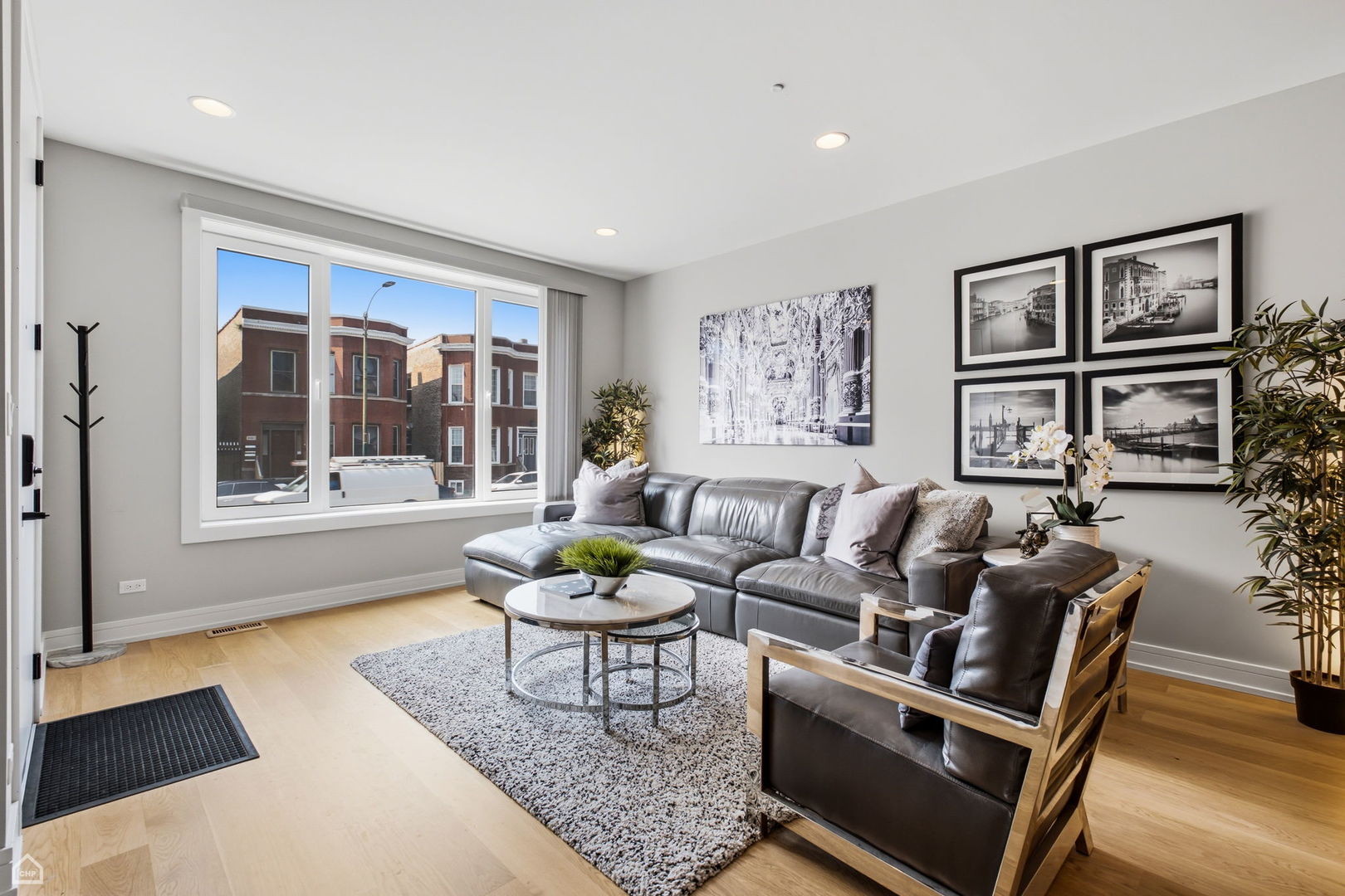 2448 W Diversey Avenue 1