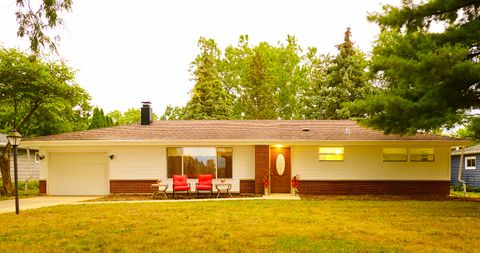 Photo of 808 Bridle Lane, Wheaton, IL 60187 (MLS # 12460042)