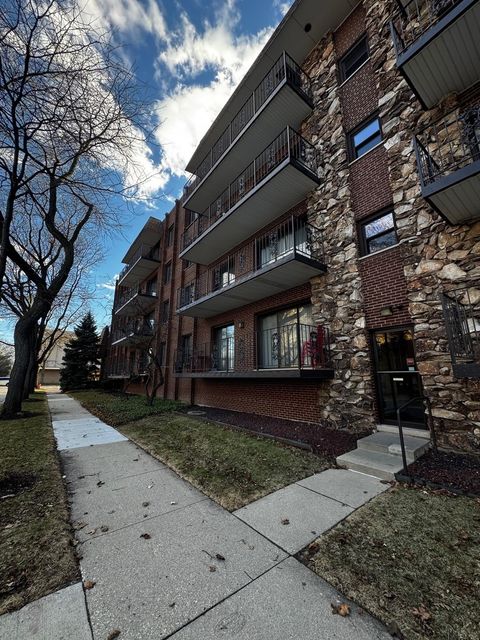 Tiny photo for 5200 Oakton Street #105, Skokie, IL 60077 (MLS # 12602078)