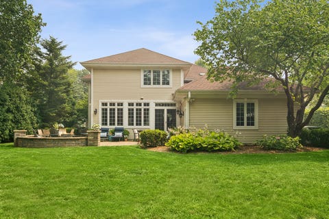 Tiny photo for 1600 N Vail Avenue, Arlington Heights, IL 60004 (MLS # 12703446)