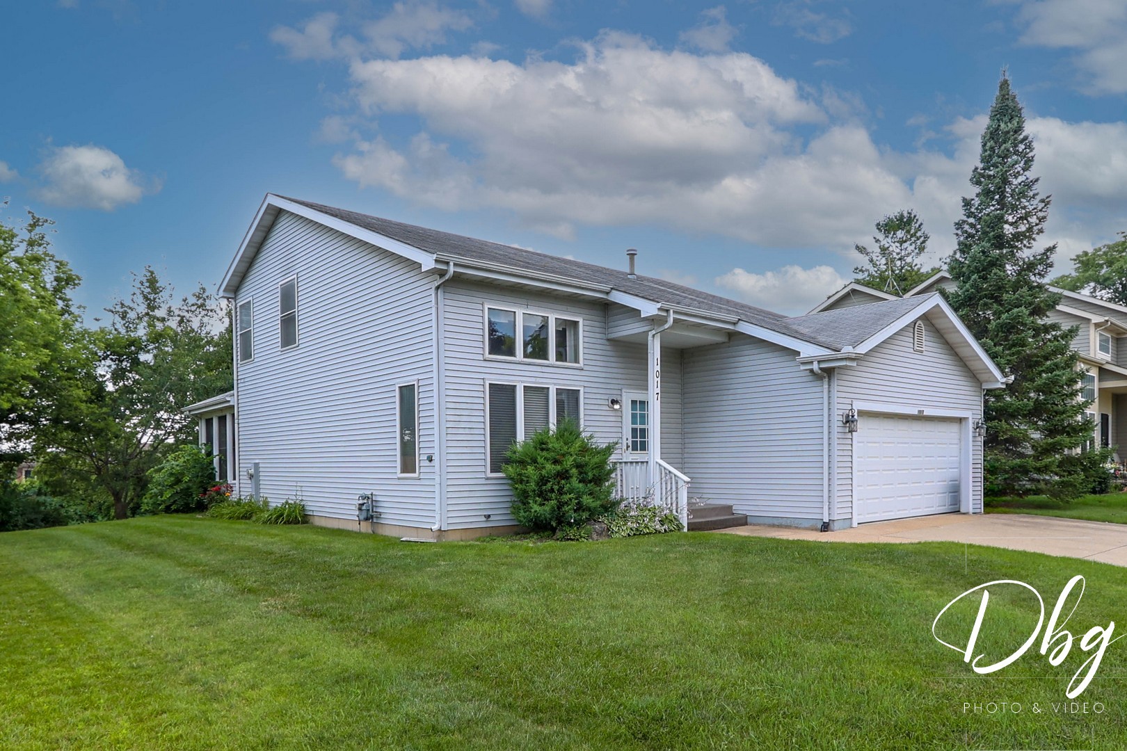 1017 Oaktree Trail