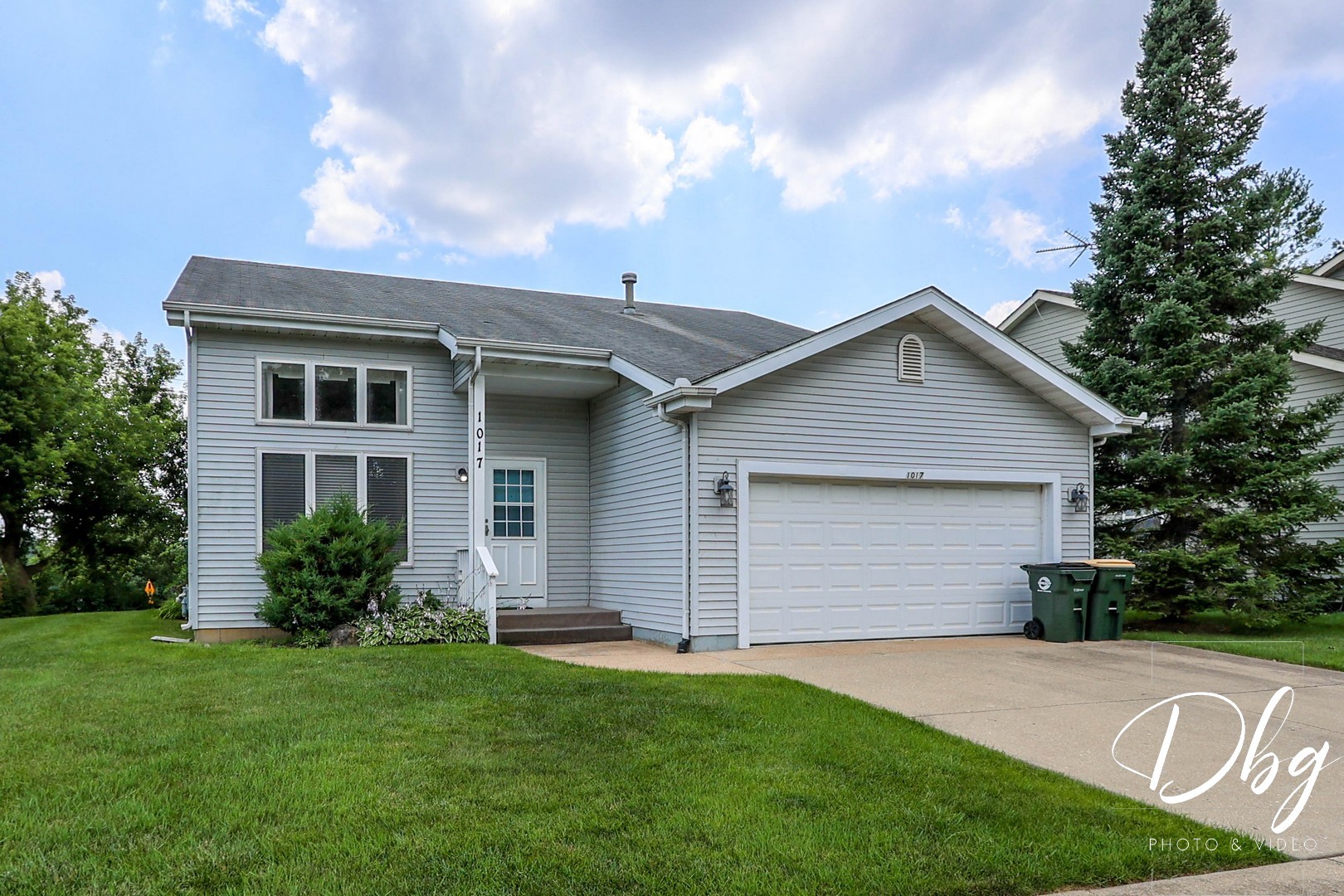 1017 Oaktree Trail