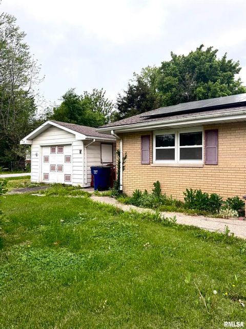 Tiny photo for 1001 W 6TH Street, West Frankfort, IL 62896 (MLS # QC4262735)