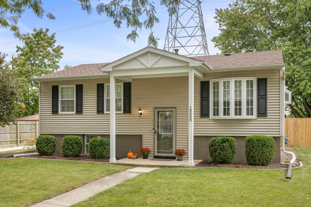 Photo for 19550 Beechnut Drive, Mokena, IL 60448 (MLS # 12495697)