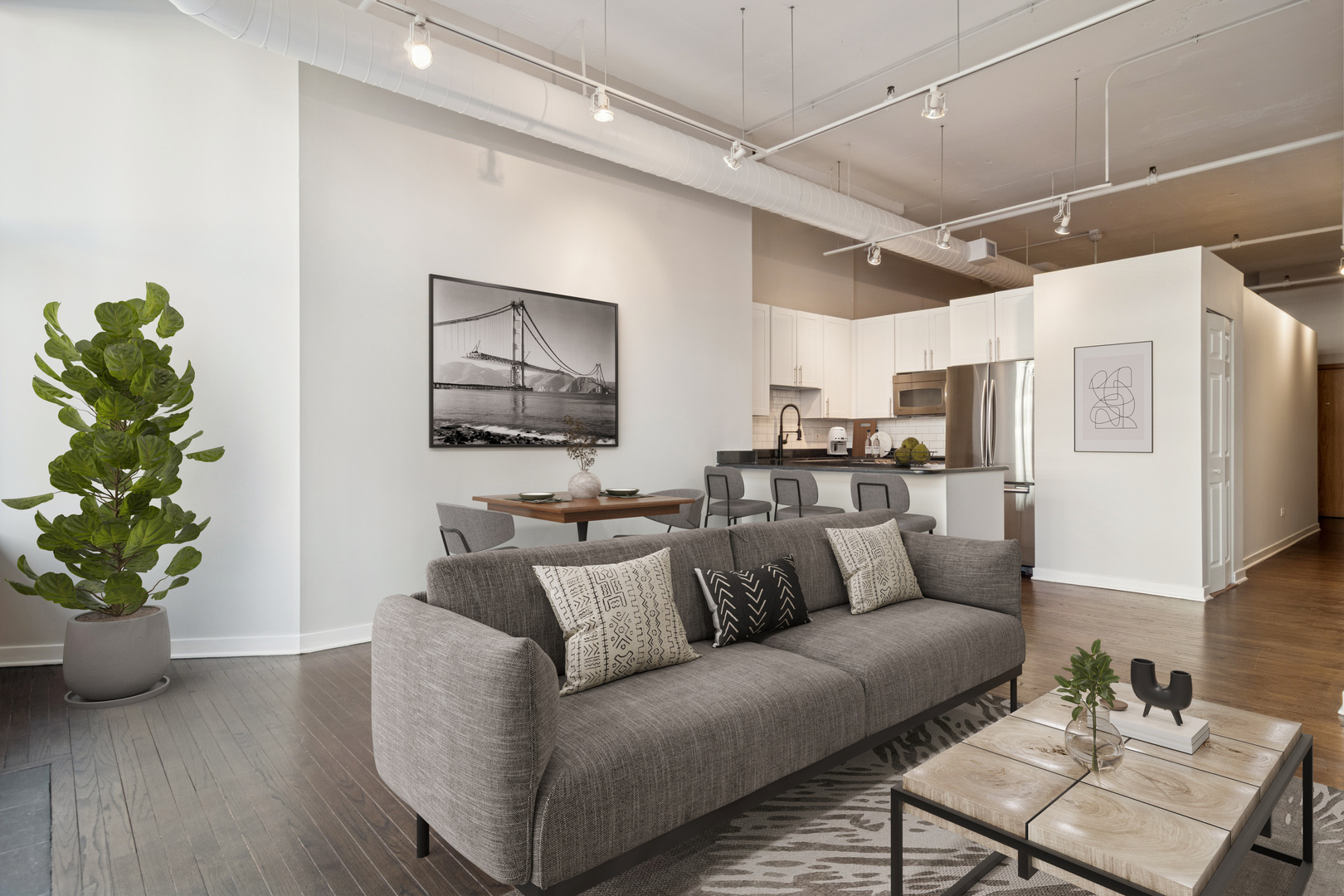 333 W Hubbard Street 502