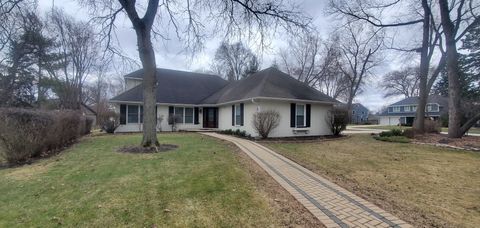 Photo of 26W055 Cree Lane, Wheaton, IL 60189 (MLS # 12591116)