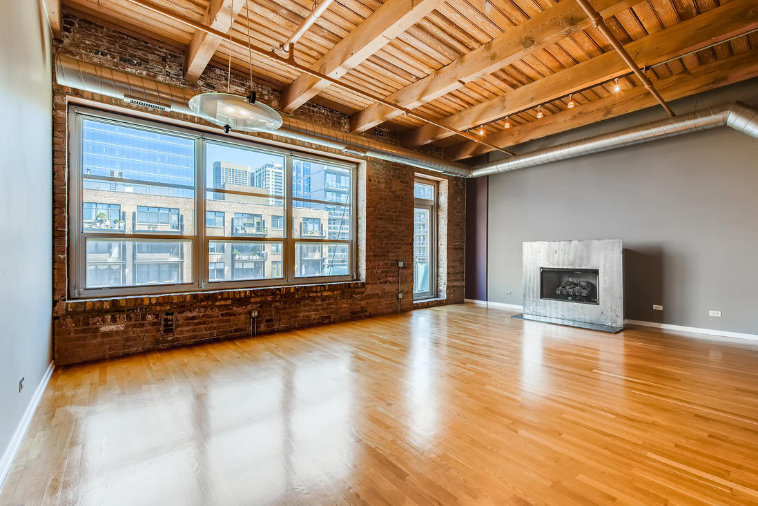 333 S Desplaines Street 704