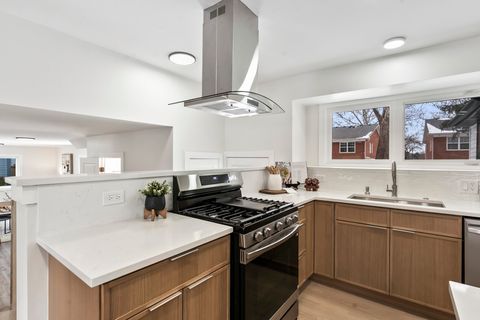 Tiny photo for 778 Wilson Avenue, Glen Ellyn, IL 60137 (MLS # 12607106)