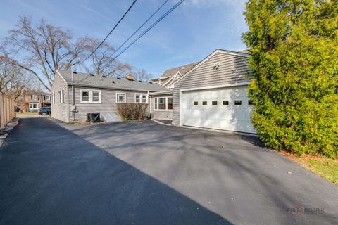 Tiny photo for 555 Longfellow Avenue, Deerfield, IL 60015 (MLS # 12601163)