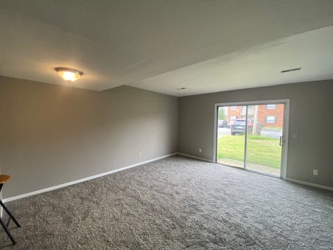 Tiny photo for 612 E Campus Drive #B12, Carbondale, IL 62901 (MLS # 12735063)
