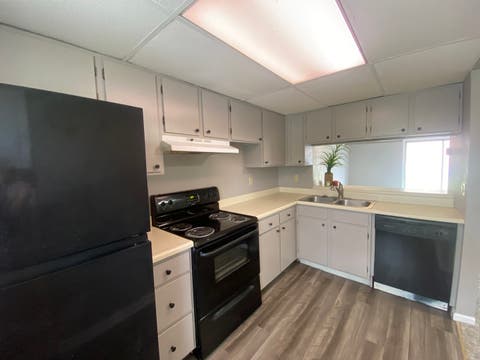 Tiny photo for 612 E Campus Drive #B12, Carbondale, IL 62901 (MLS # 12735063)