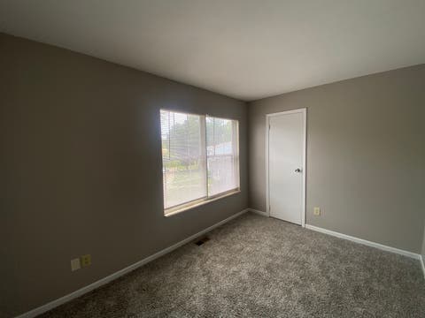 Tiny photo for 612 E Campus Drive #B12, Carbondale, IL 62901 (MLS # 12735063)