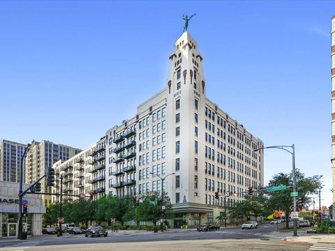 758 N LARRABEE Street 826 Chicago IL 60610