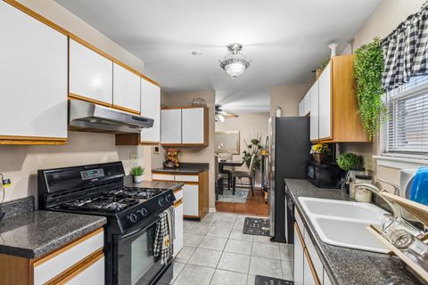 Tiny photo for 404 Ballard Drive, Algonquin, IL 60102 (MLS # 12605435)