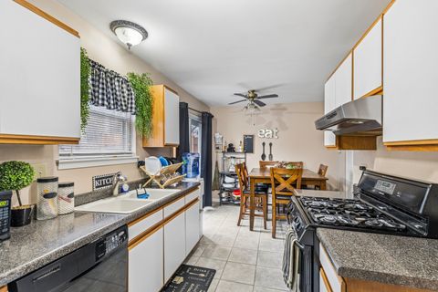 Tiny photo for 404 Ballard Drive, Algonquin, IL 60102 (MLS # 12605435)