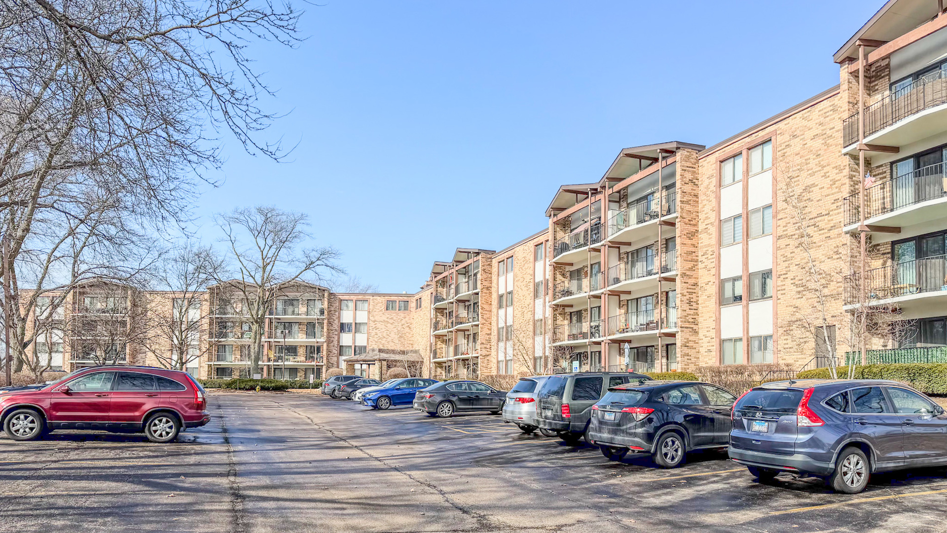 250 W Parliament Place 301