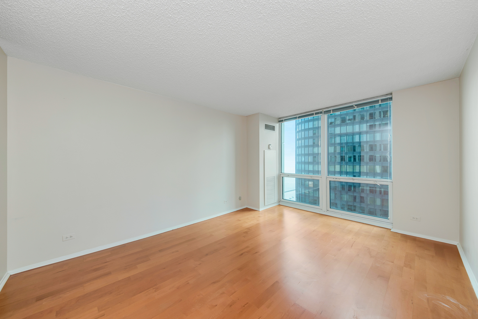 195 N Harbor Drive 4405