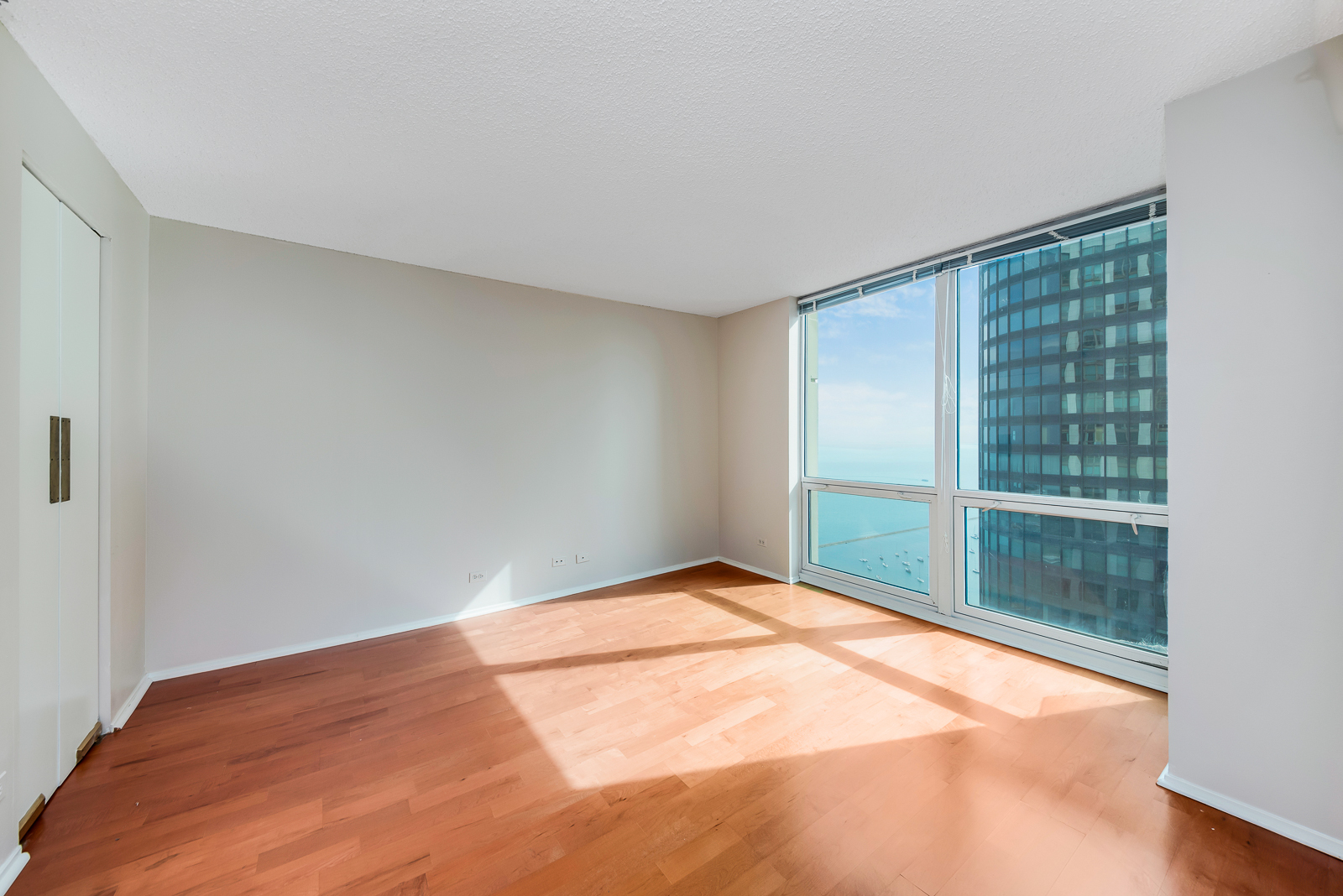 195 N Harbor Drive 4405
