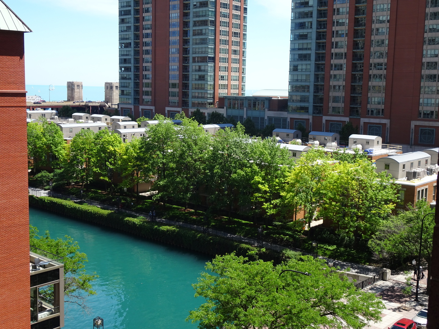 480 N MCCLURG Court 904