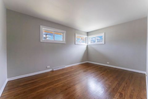 Tiny photo for 4904 W Hawthorne Avenue, Hillside, IL 60162 (MLS # 12537671)