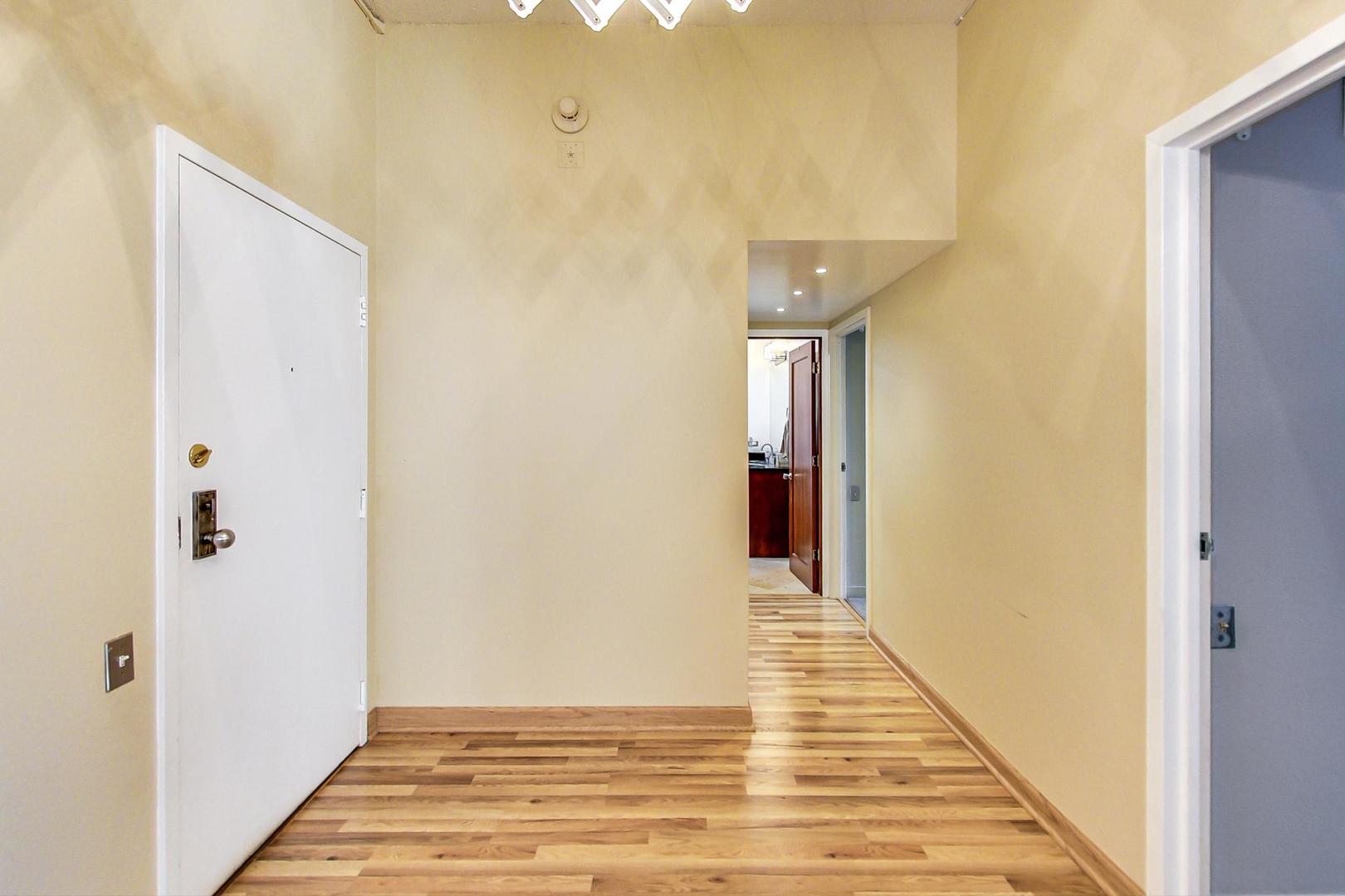 600 S DEARBORN Street 501