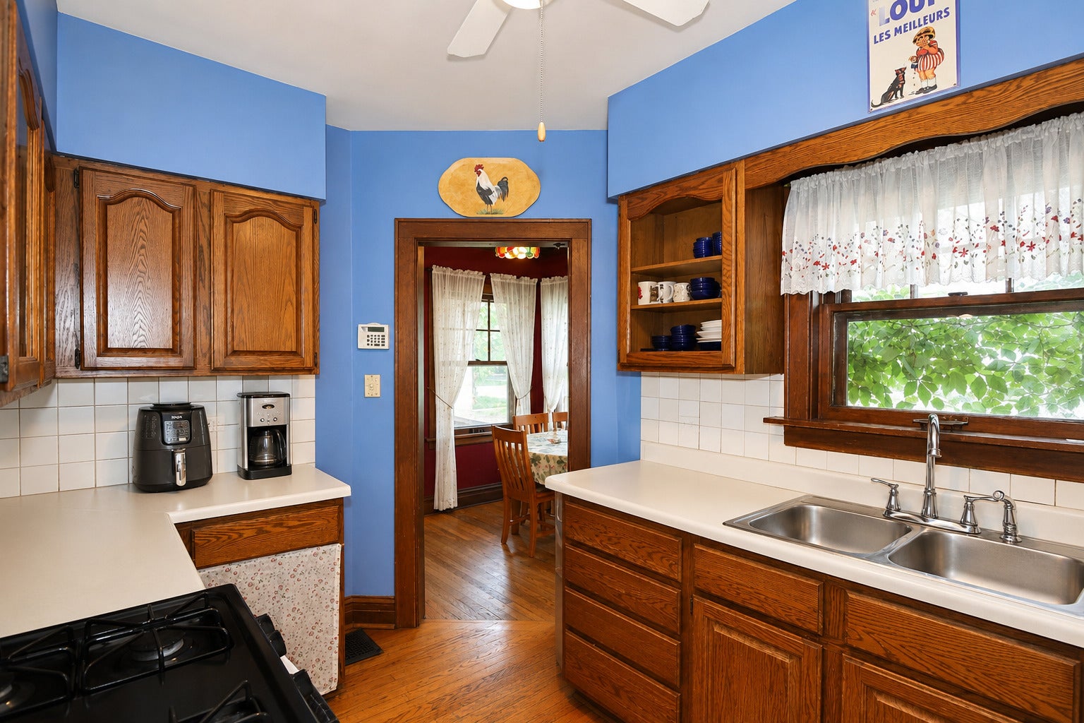 35 W Maple Avenue