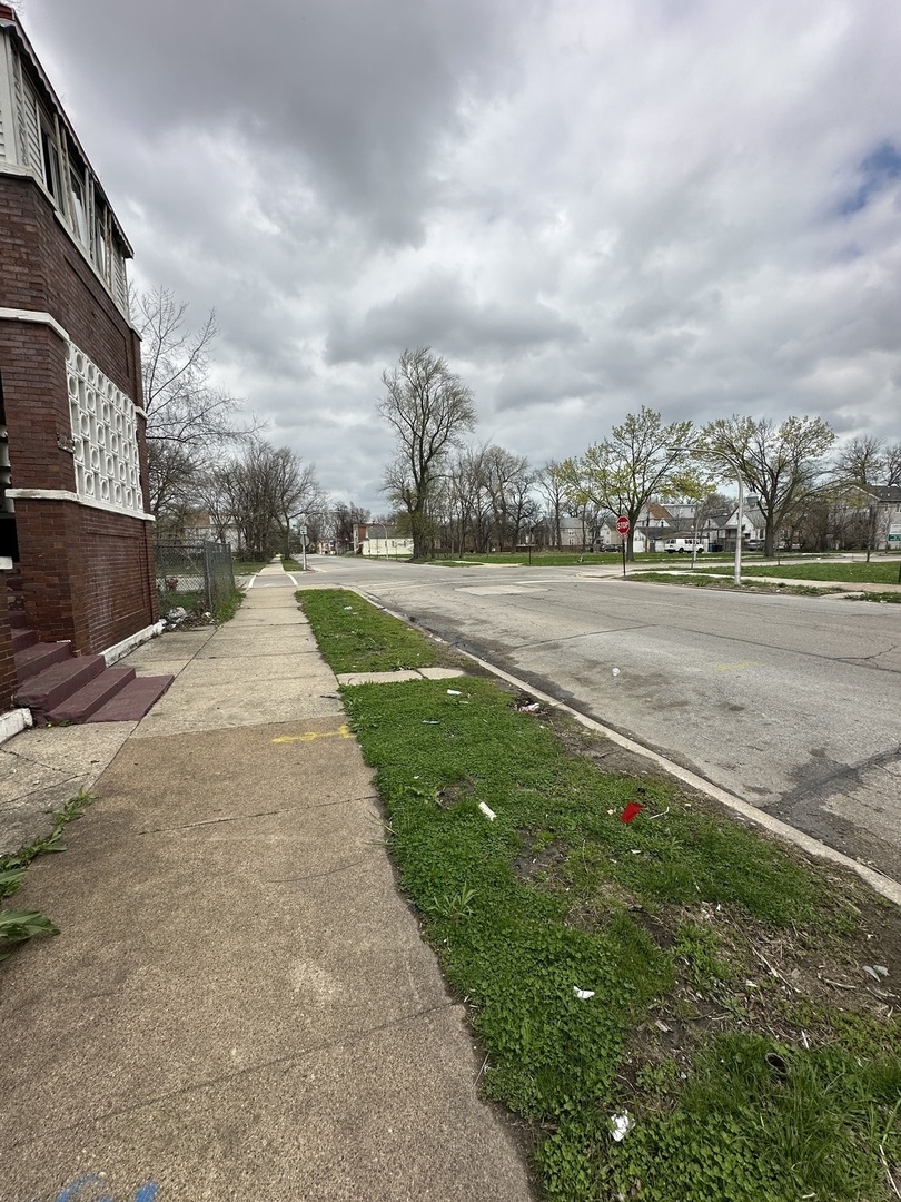 6005 S Morgan Street