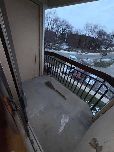 Tiny photo for 2216 Country Club Drive #25, Woodridge, IL 60517 (MLS # 12597753)