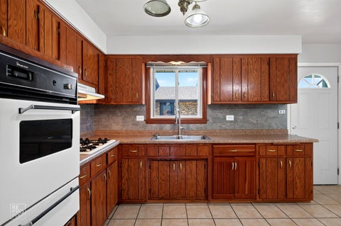 Tiny photo for 9132 Meade Avenue, Oak Lawn, IL 60453 (MLS # 12718507)