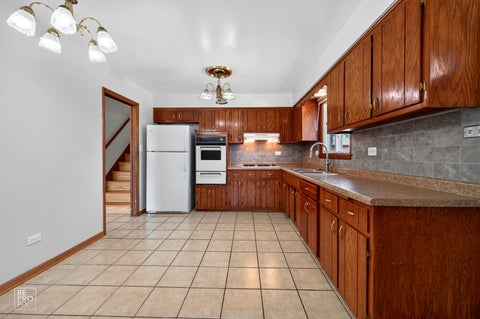 Tiny photo for 9132 Meade Avenue, Oak Lawn, IL 60453 (MLS # 12718507)