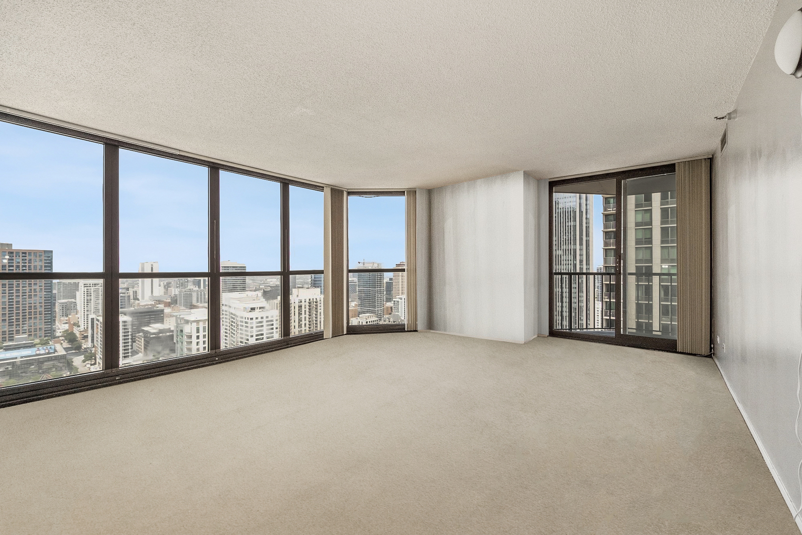 10 E Ontario Street 3408