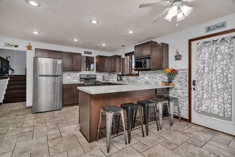 Tiny photo for 24556 W Lancelot Lane, Shorewood, IL 60404 (MLS # 12516451)