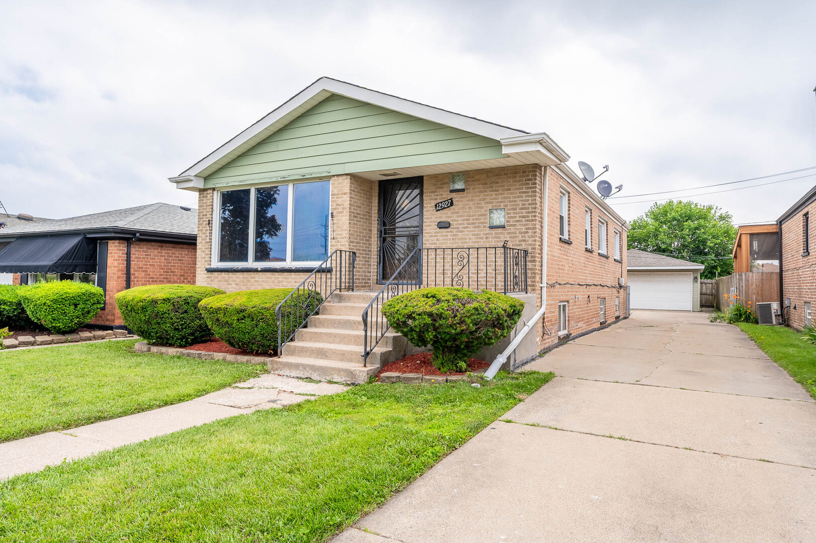 12927 S Saginaw Avenue
