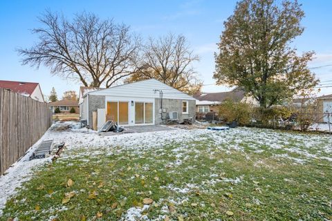 Tiny photo for 8330 45th Street, Lyons, IL 60534 (MLS # 12520138)