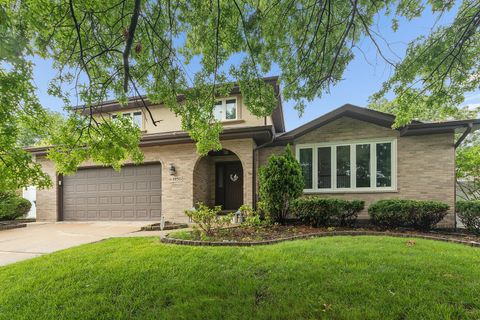 Photo of 8850 W 98th Place, Palos Hills, IL 60465 (MLS # 12689397)