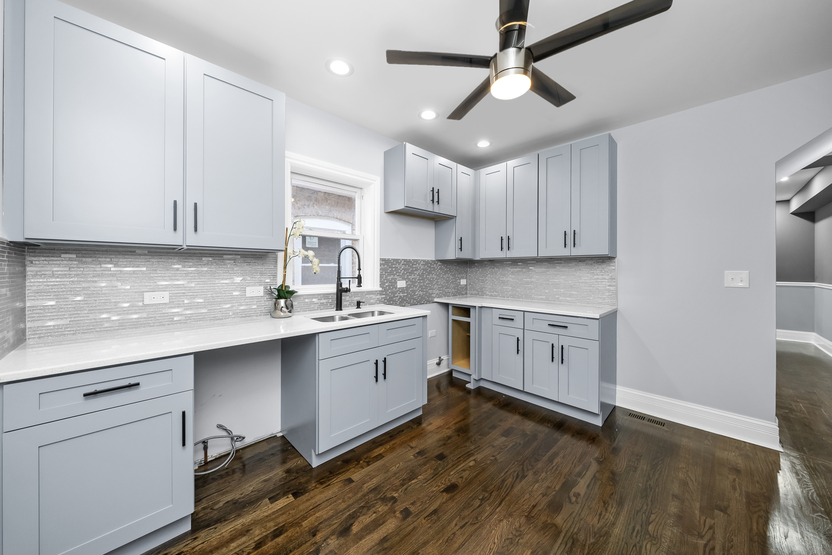 8033 S Harvard Avenue