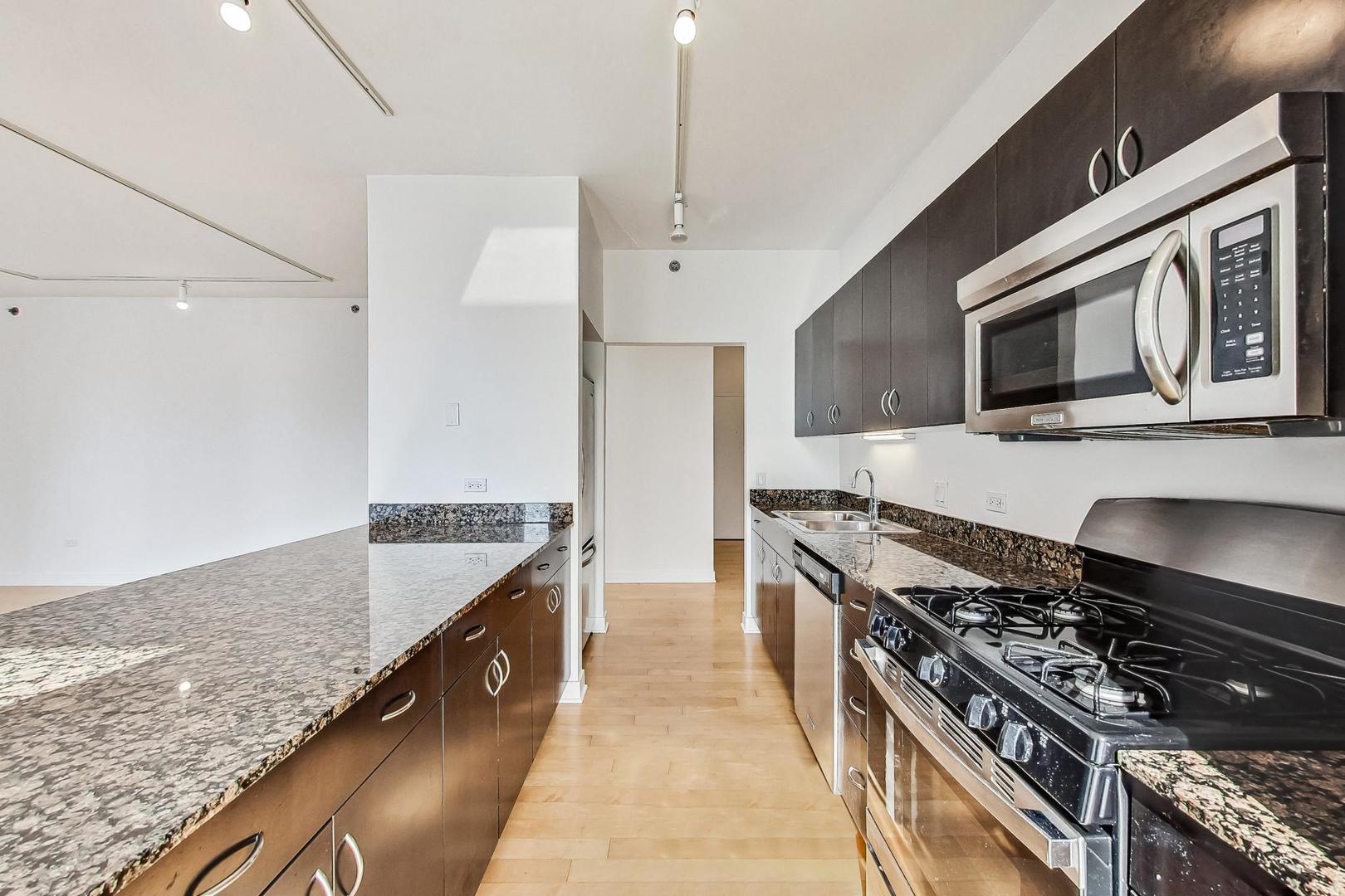 8 E Randolph Street 1004