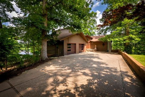 Tiny photo for 396 Lake Indian Hills Circle, Carbondale, IL 62902 (MLS # 100000166)