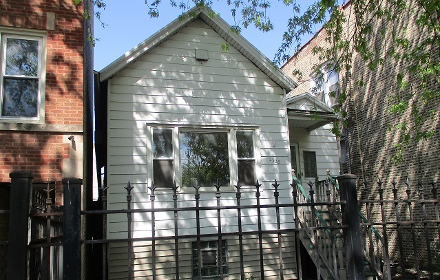 2928 N Sacramento Avenue