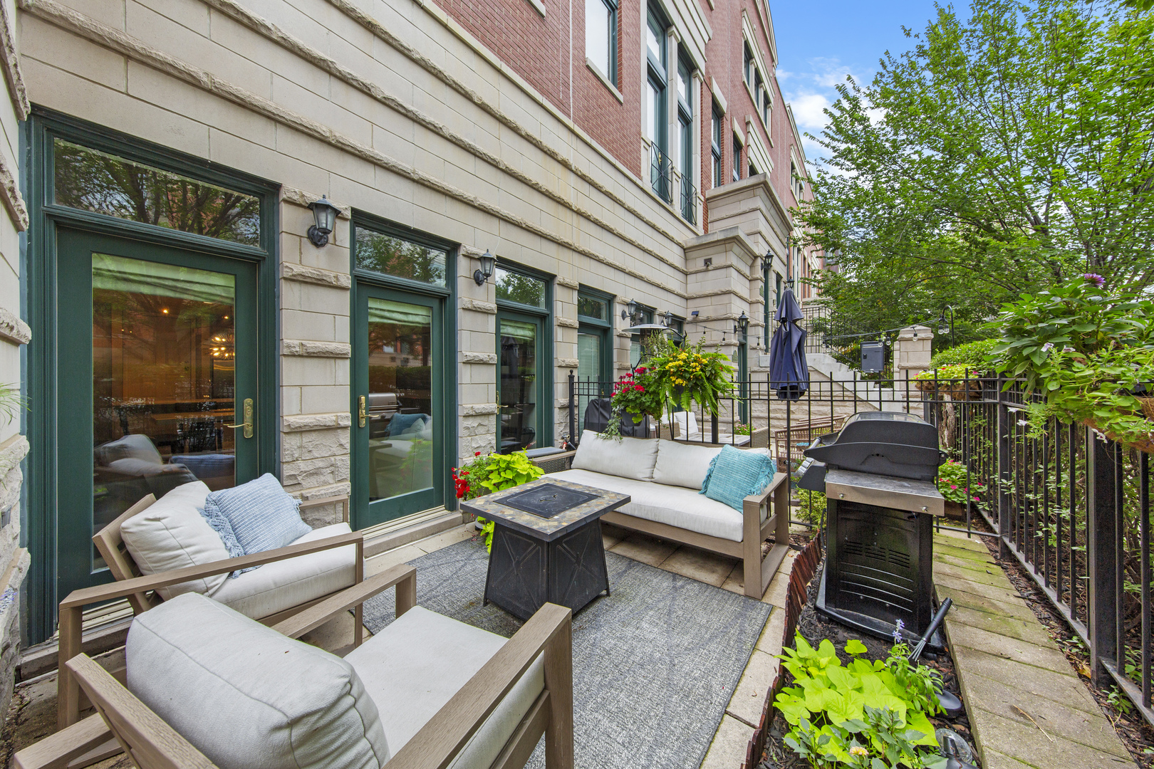 434 W Armitage Avenue E