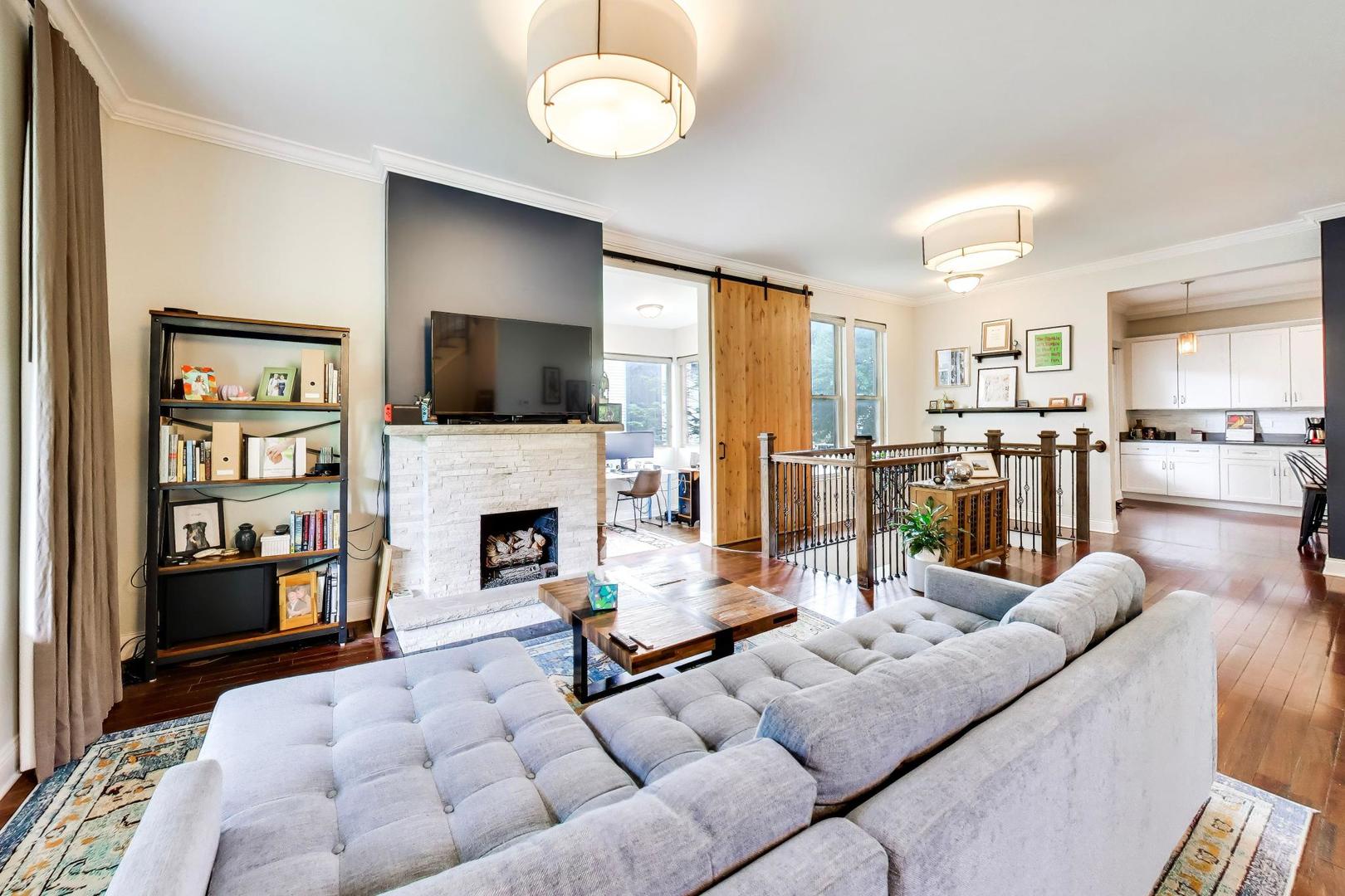 541 N Lombard Avenue