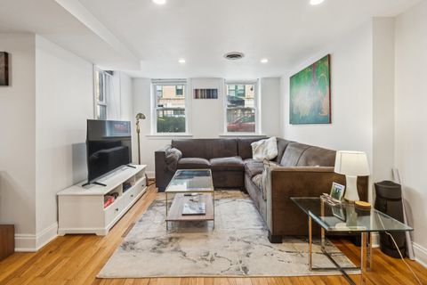 Tiny photo for 945 W Gordon Terrace #GW, Chicago, IL 60613 (MLS # 12581193)