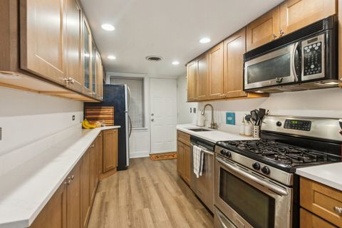 Tiny photo for 945 W Gordon Terrace #GW, Chicago, IL 60613 (MLS # 12581193)